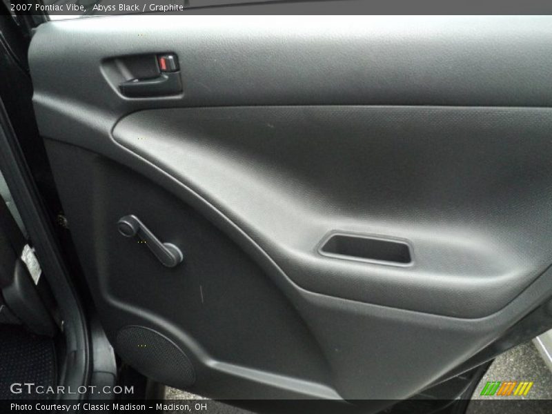 Abyss Black / Graphite 2007 Pontiac Vibe