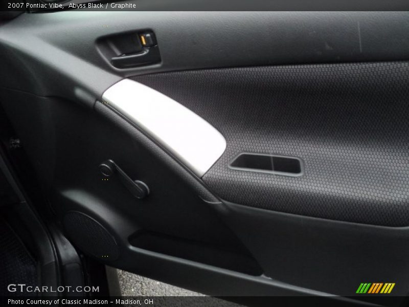 Abyss Black / Graphite 2007 Pontiac Vibe