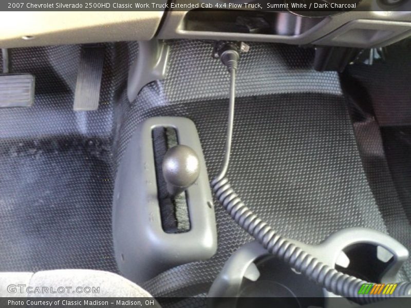 Summit White / Dark Charcoal 2007 Chevrolet Silverado 2500HD Classic Work Truck Extended Cab 4x4 Plow Truck