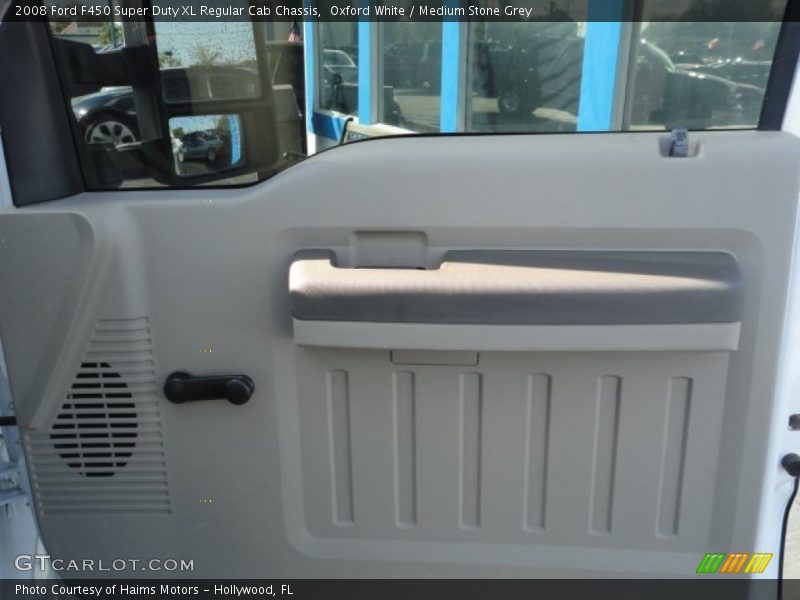 Oxford White / Medium Stone Grey 2008 Ford F450 Super Duty XL Regular Cab Chassis