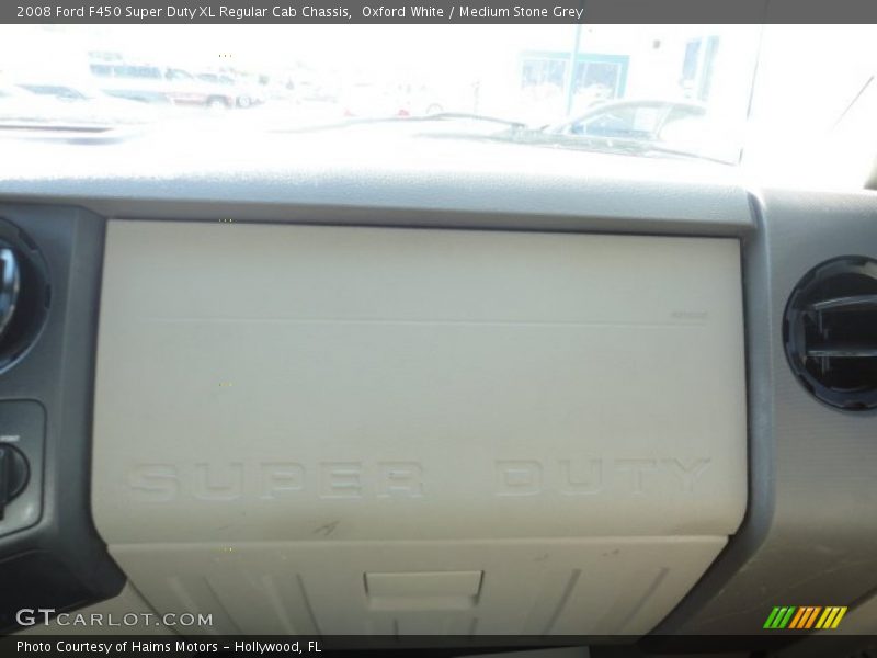 Oxford White / Medium Stone Grey 2008 Ford F450 Super Duty XL Regular Cab Chassis