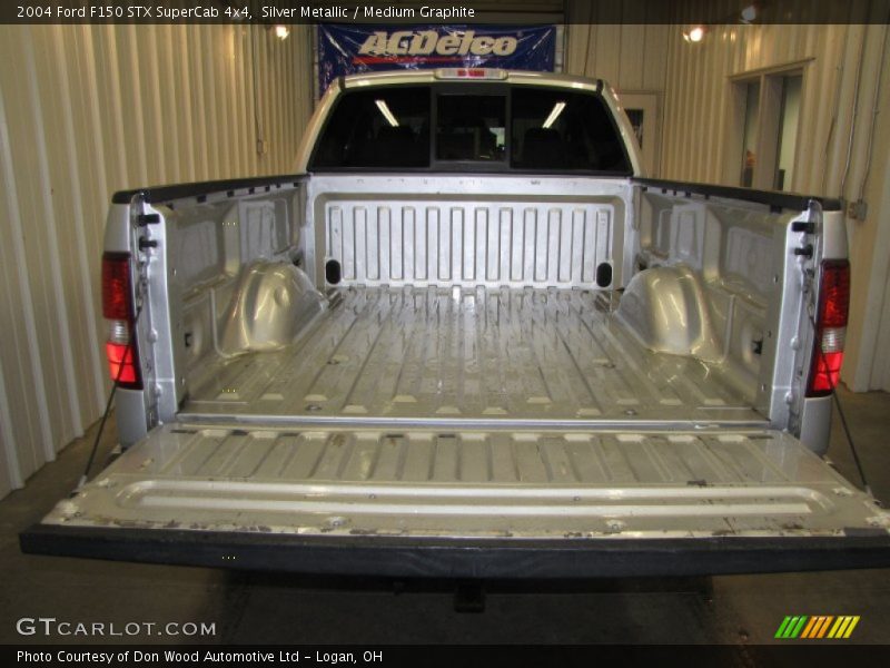 Silver Metallic / Medium Graphite 2004 Ford F150 STX SuperCab 4x4