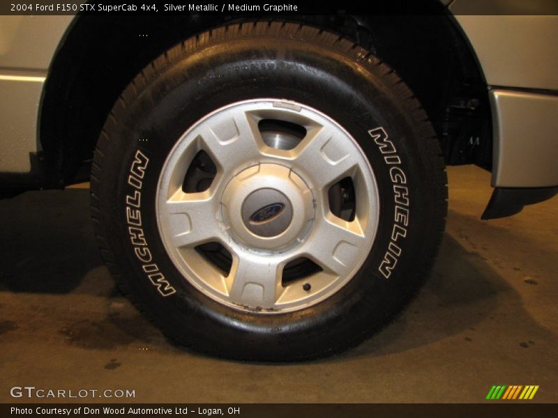 Silver Metallic / Medium Graphite 2004 Ford F150 STX SuperCab 4x4