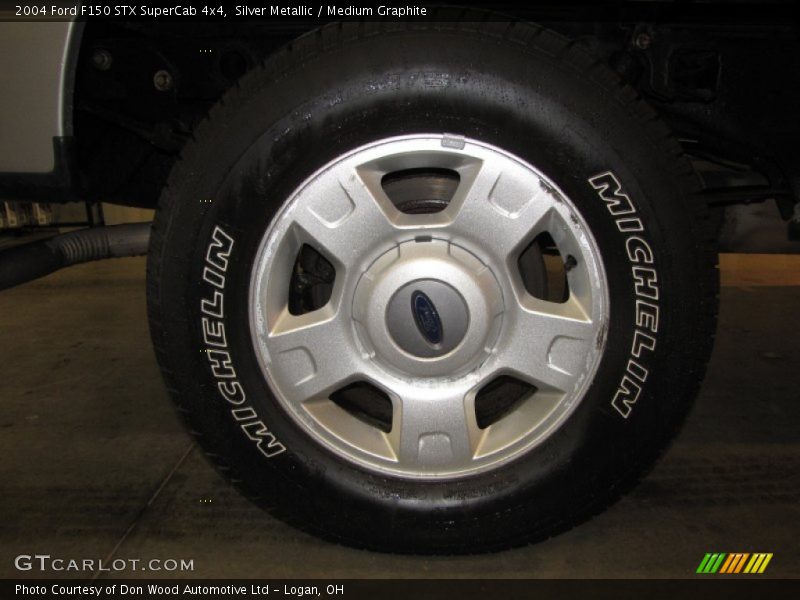 Silver Metallic / Medium Graphite 2004 Ford F150 STX SuperCab 4x4