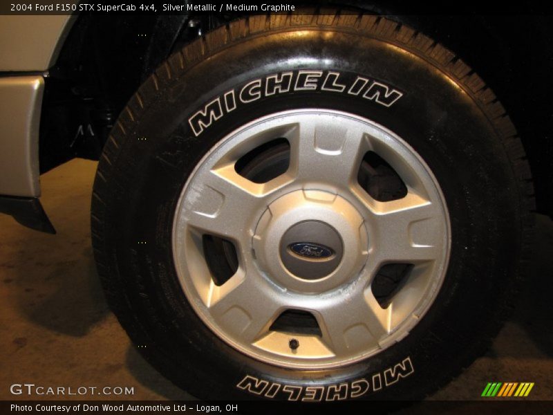 Silver Metallic / Medium Graphite 2004 Ford F150 STX SuperCab 4x4