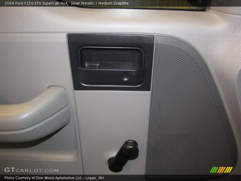 Silver Metallic / Medium Graphite 2004 Ford F150 STX SuperCab 4x4