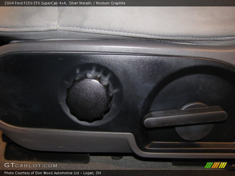 Silver Metallic / Medium Graphite 2004 Ford F150 STX SuperCab 4x4