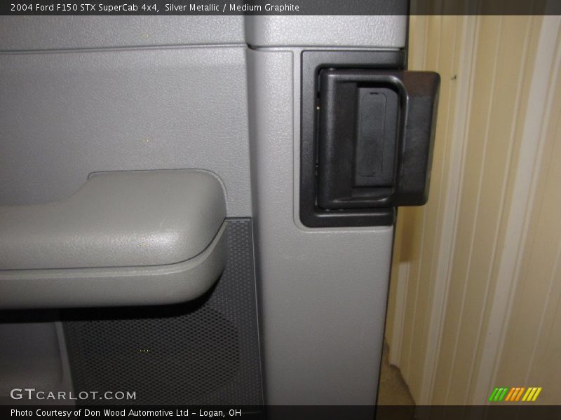 Silver Metallic / Medium Graphite 2004 Ford F150 STX SuperCab 4x4