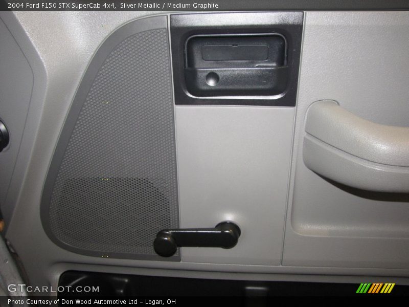 Silver Metallic / Medium Graphite 2004 Ford F150 STX SuperCab 4x4