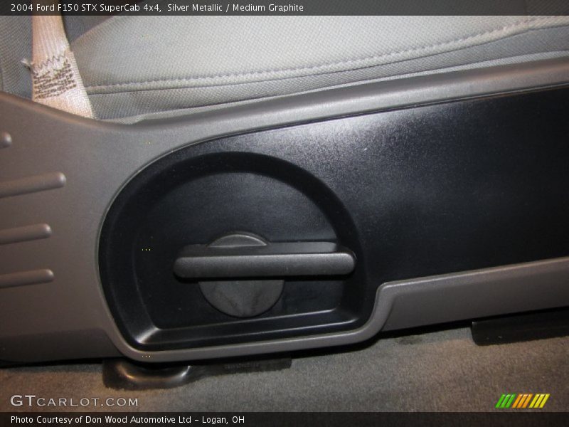Silver Metallic / Medium Graphite 2004 Ford F150 STX SuperCab 4x4