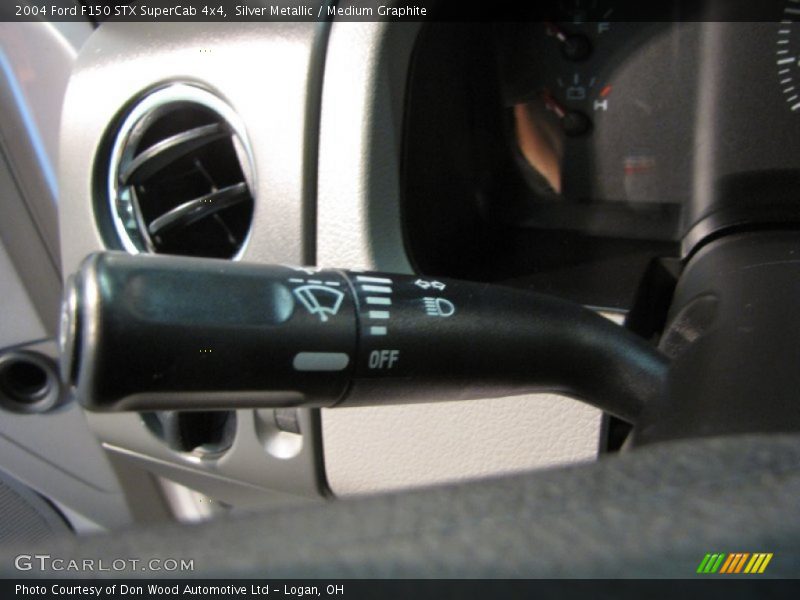 Silver Metallic / Medium Graphite 2004 Ford F150 STX SuperCab 4x4