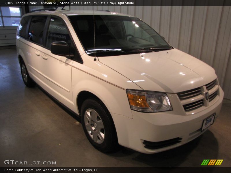 Stone White / Medium Slate Gray/Light Shale 2009 Dodge Grand Caravan SE