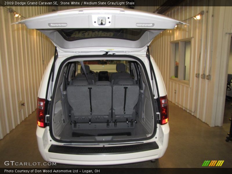 Stone White / Medium Slate Gray/Light Shale 2009 Dodge Grand Caravan SE