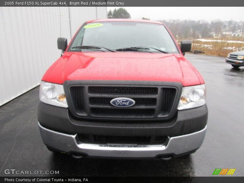 Bright Red / Medium Flint Grey 2005 Ford F150 XL SuperCab 4x4