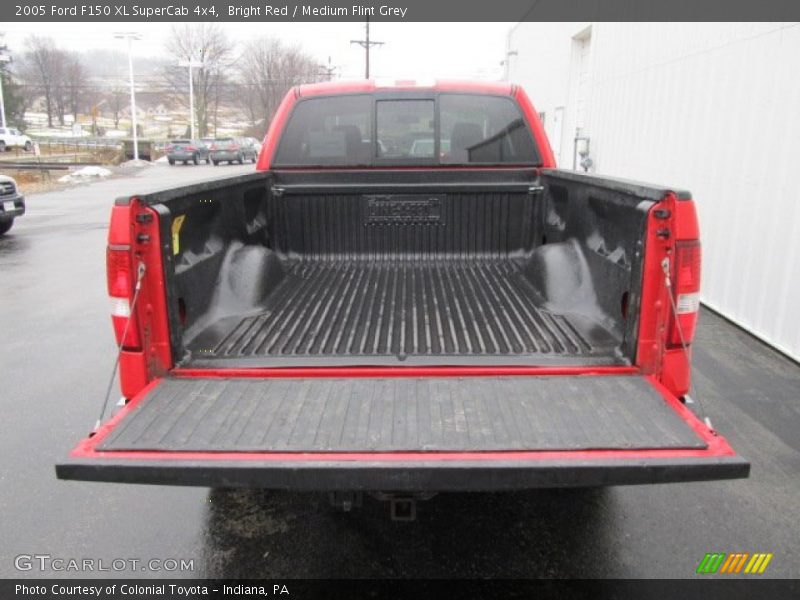 Bright Red / Medium Flint Grey 2005 Ford F150 XL SuperCab 4x4