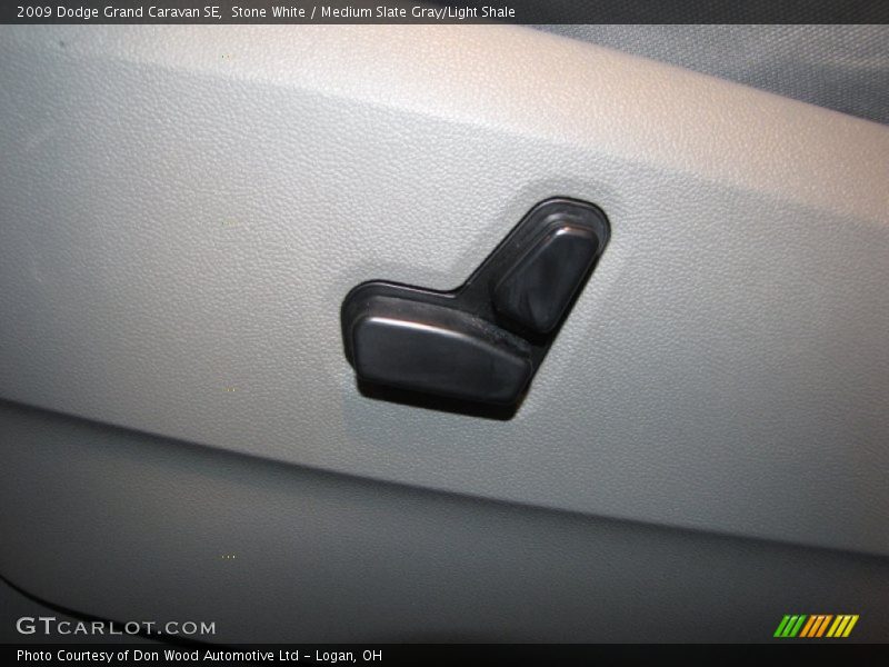 Stone White / Medium Slate Gray/Light Shale 2009 Dodge Grand Caravan SE
