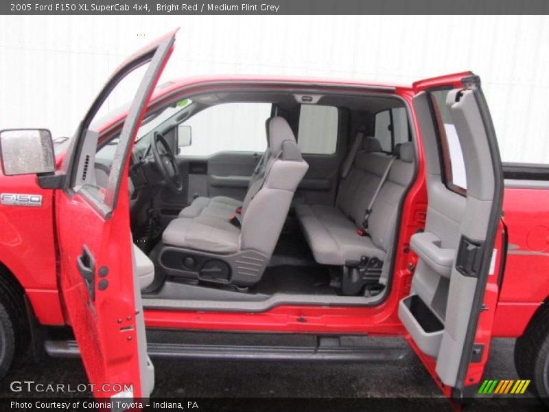 Bright Red / Medium Flint Grey 2005 Ford F150 XL SuperCab 4x4