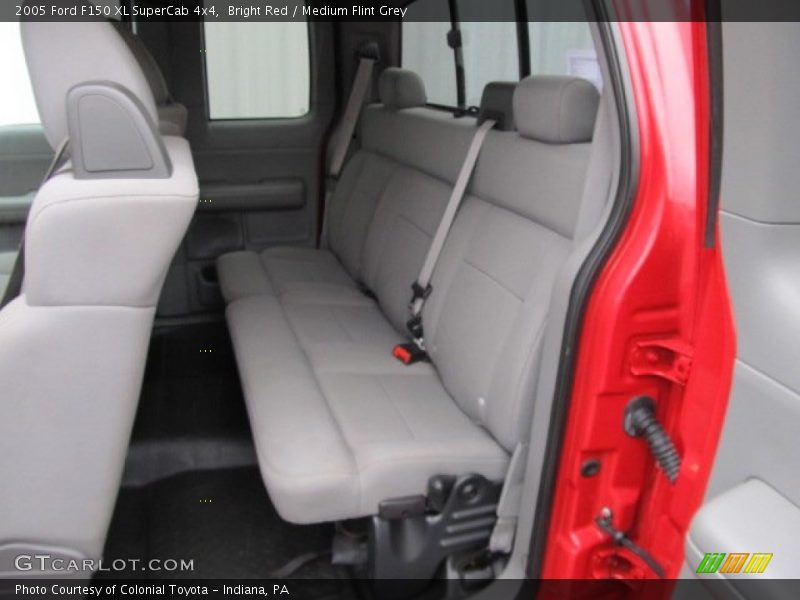 Bright Red / Medium Flint Grey 2005 Ford F150 XL SuperCab 4x4