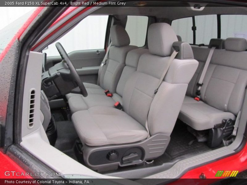 Bright Red / Medium Flint Grey 2005 Ford F150 XL SuperCab 4x4