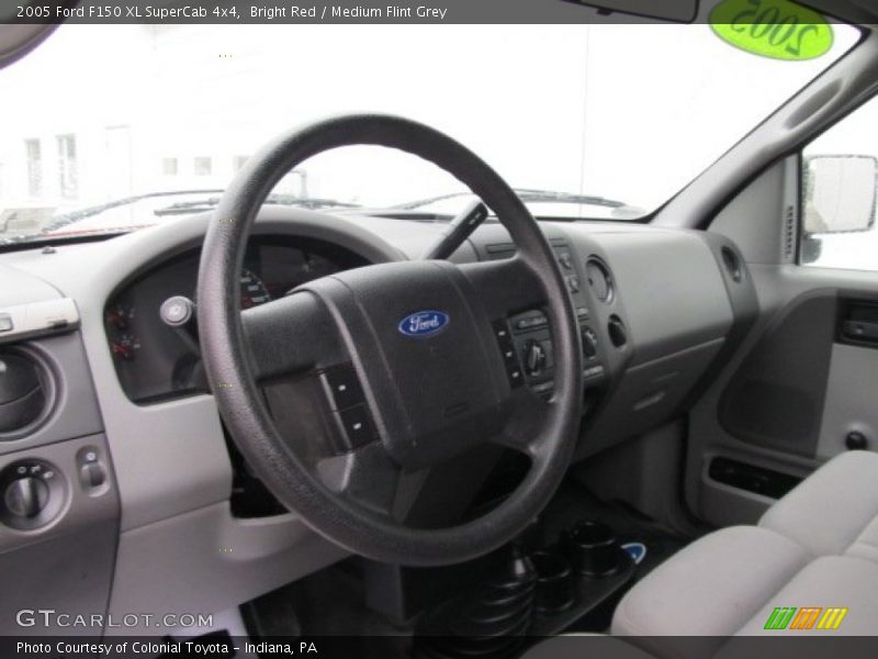 Bright Red / Medium Flint Grey 2005 Ford F150 XL SuperCab 4x4