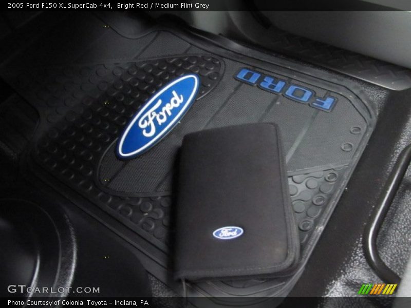 Bright Red / Medium Flint Grey 2005 Ford F150 XL SuperCab 4x4
