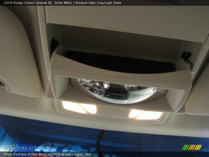 Stone White / Medium Slate Gray/Light Shale 2009 Dodge Grand Caravan SE