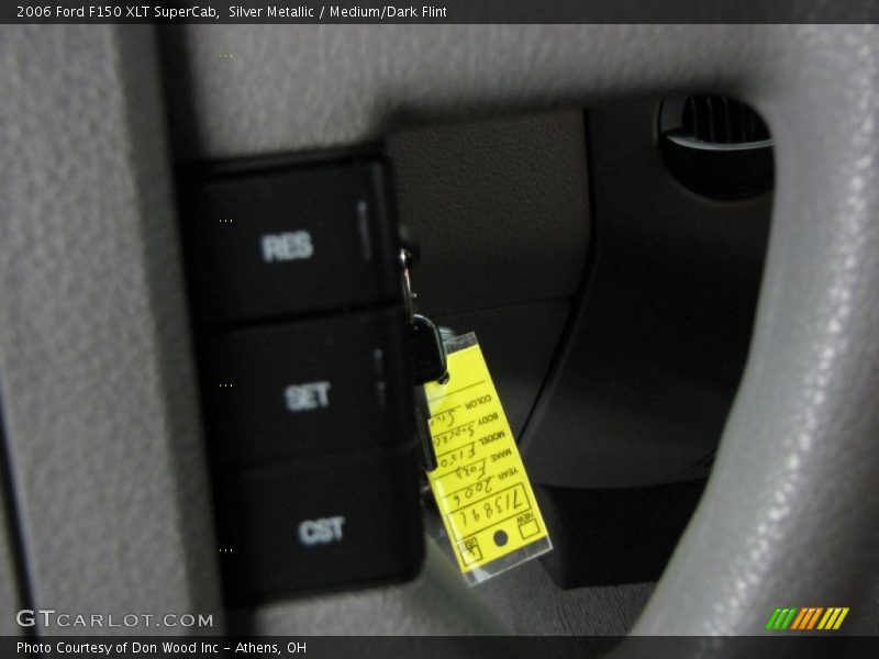 Silver Metallic / Medium/Dark Flint 2006 Ford F150 XLT SuperCab