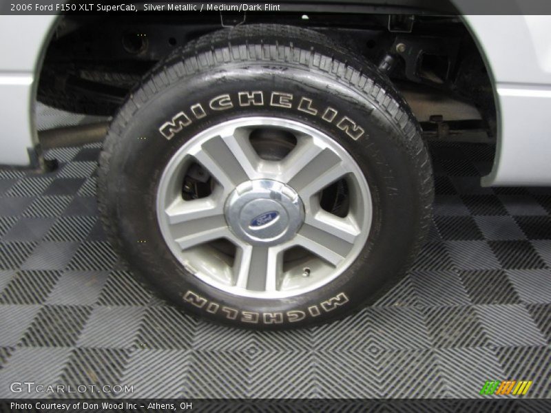 Silver Metallic / Medium/Dark Flint 2006 Ford F150 XLT SuperCab