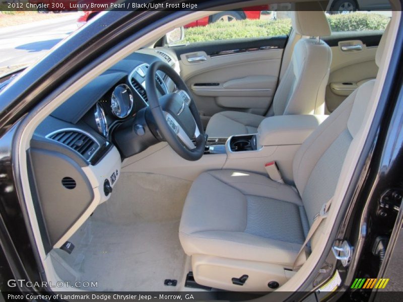 Luxury Brown Pearl / Black/Light Frost Beige 2012 Chrysler 300