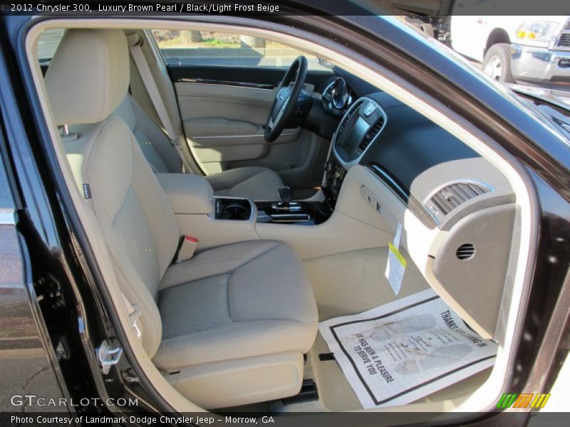 Luxury Brown Pearl / Black/Light Frost Beige 2012 Chrysler 300