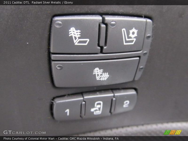 Radiant Silver Metallic / Ebony 2011 Cadillac DTS