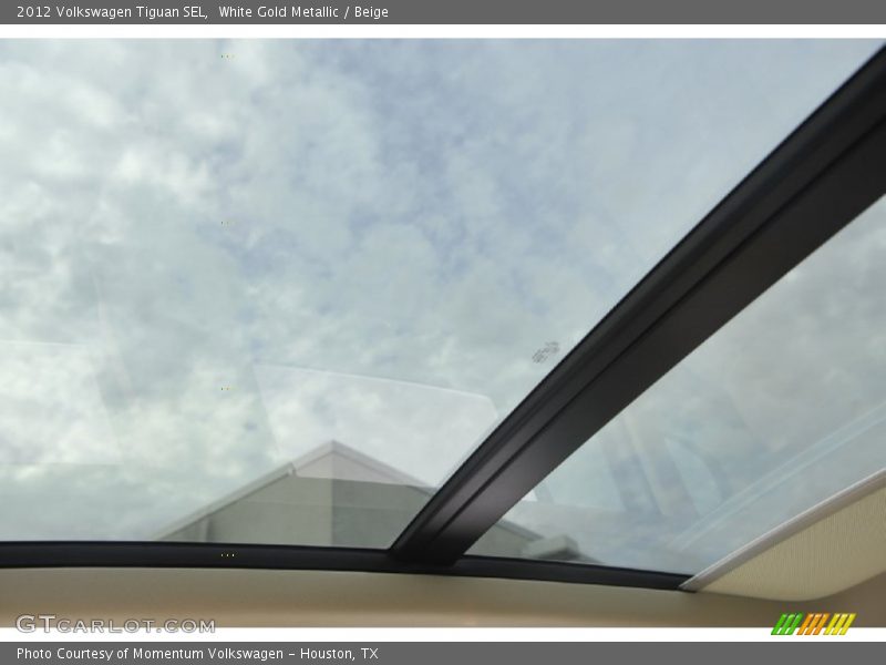 Sunroof of 2012 Tiguan SEL