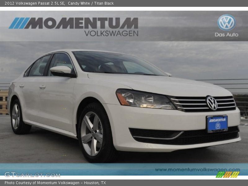 Candy White / Titan Black 2012 Volkswagen Passat 2.5L SE