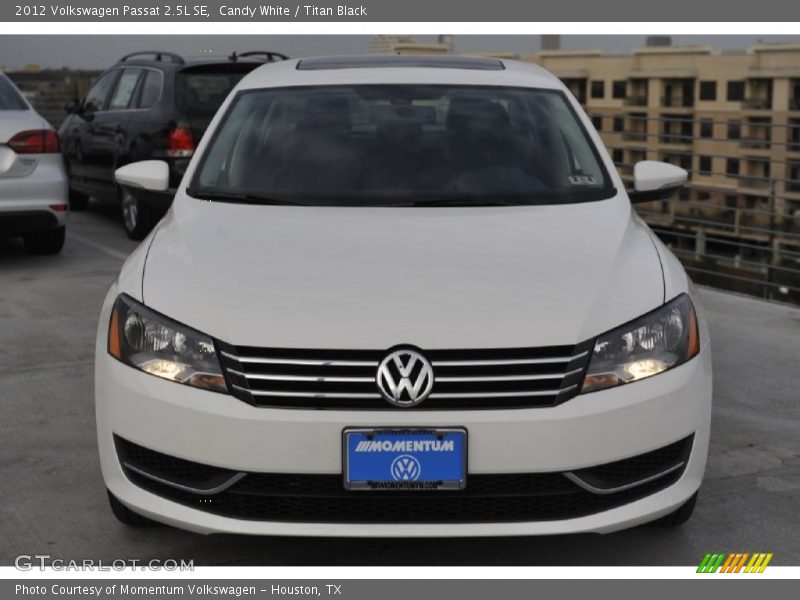 Candy White / Titan Black 2012 Volkswagen Passat 2.5L SE