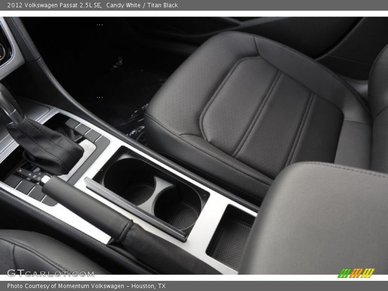 Candy White / Titan Black 2012 Volkswagen Passat 2.5L SE