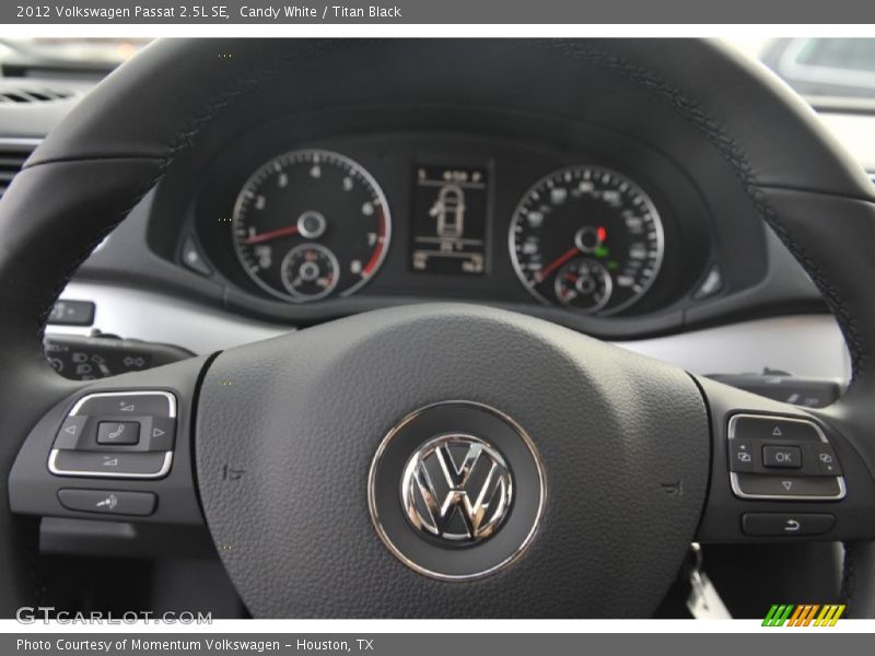 Candy White / Titan Black 2012 Volkswagen Passat 2.5L SE