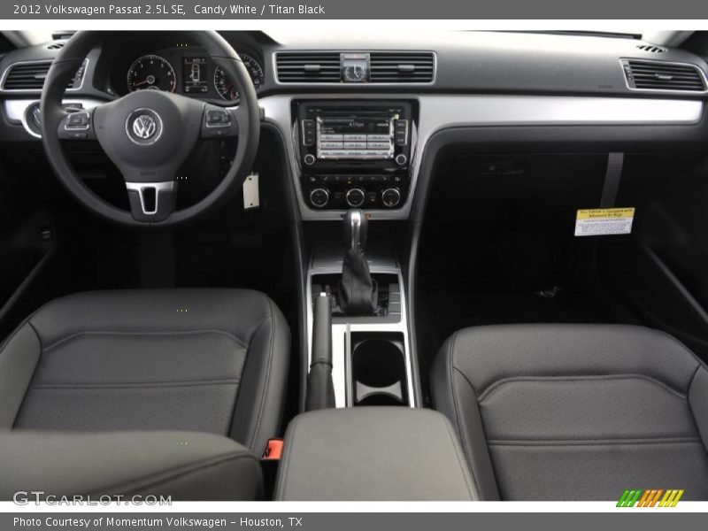 Candy White / Titan Black 2012 Volkswagen Passat 2.5L SE