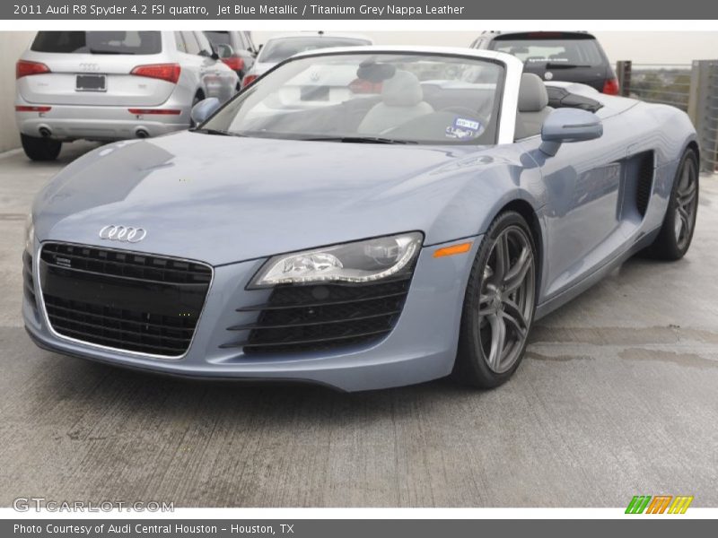 Front 3/4 View of 2011 R8 Spyder 4.2 FSI quattro