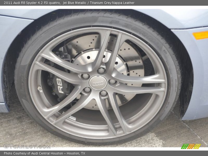 2011 R8 Spyder 4.2 FSI quattro Wheel