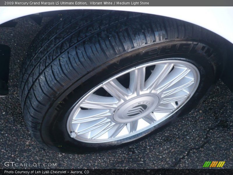 Vibrant White / Medium Light Stone 2009 Mercury Grand Marquis LS Ultimate Edition
