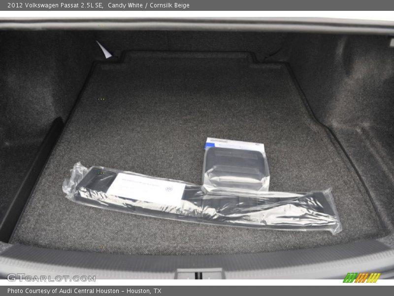 Candy White / Cornsilk Beige 2012 Volkswagen Passat 2.5L SE