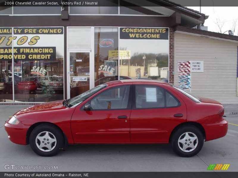 Victory Red / Neutral 2004 Chevrolet Cavalier Sedan