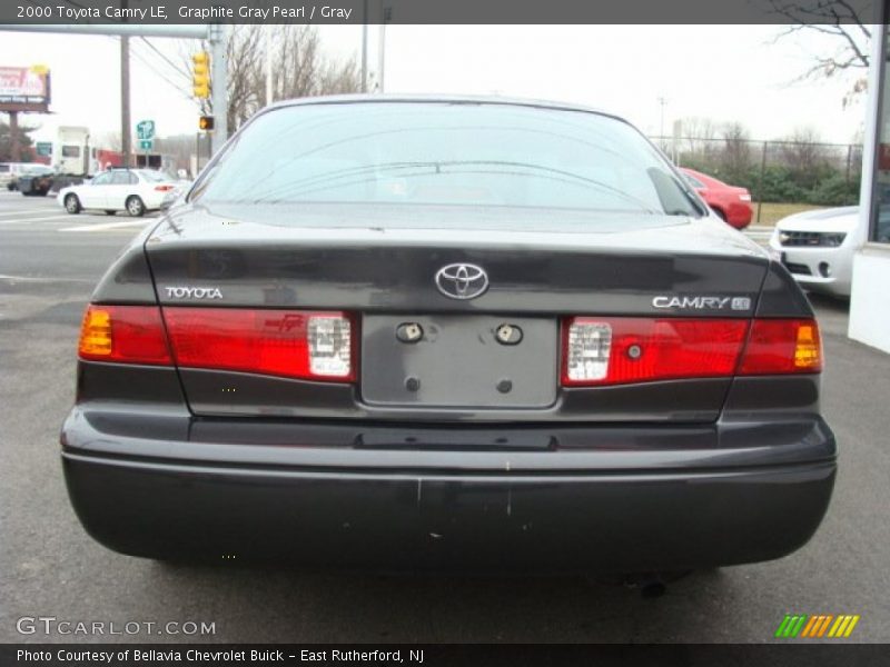 Graphite Gray Pearl / Gray 2000 Toyota Camry LE