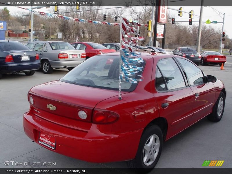 Victory Red / Neutral 2004 Chevrolet Cavalier Sedan