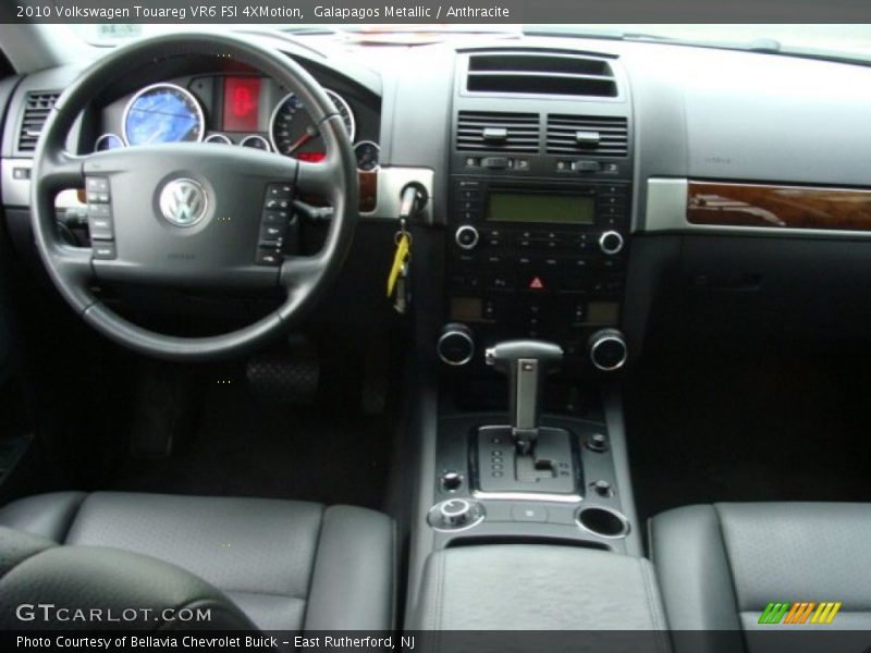 Galapagos Metallic / Anthracite 2010 Volkswagen Touareg VR6 FSI 4XMotion