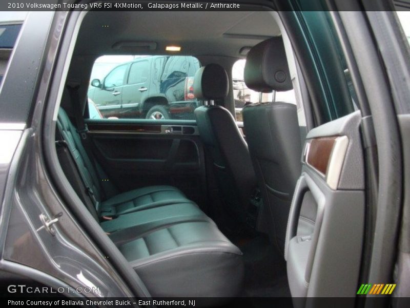 Galapagos Metallic / Anthracite 2010 Volkswagen Touareg VR6 FSI 4XMotion