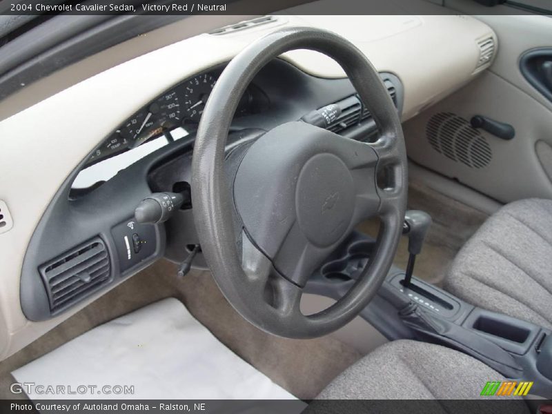 Victory Red / Neutral 2004 Chevrolet Cavalier Sedan