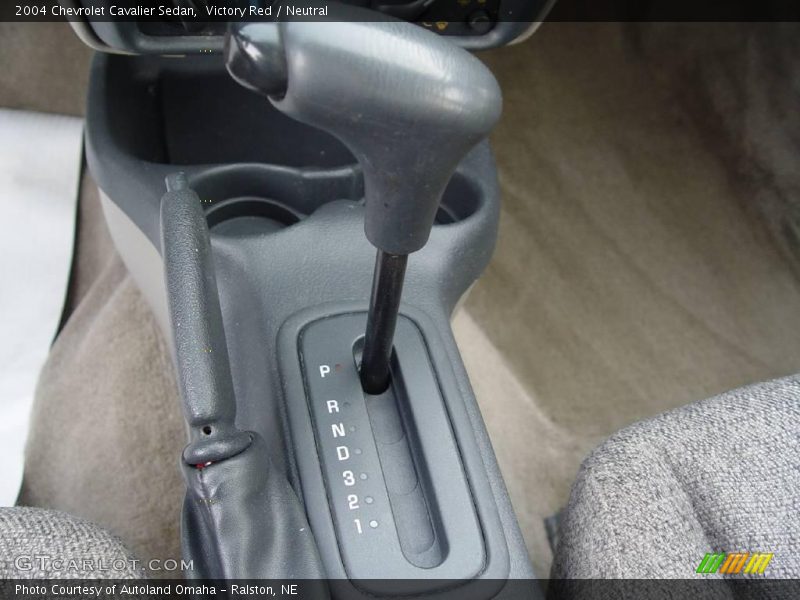 Victory Red / Neutral 2004 Chevrolet Cavalier Sedan