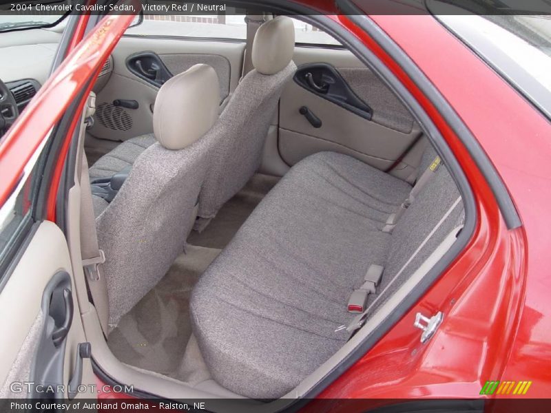 Victory Red / Neutral 2004 Chevrolet Cavalier Sedan