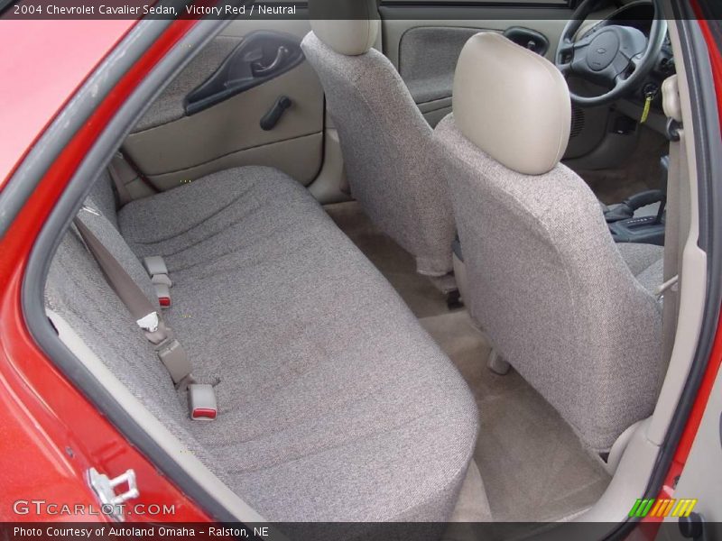 Victory Red / Neutral 2004 Chevrolet Cavalier Sedan